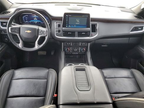 Used 2024 Chevrolet Suburban Premier image 16