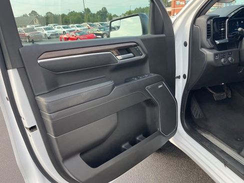 Used 2022 Chevrolet Silverado 1500 LT Trail Boss w/ Convenience Package II image 6