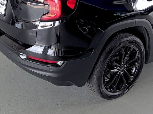 Used 2022 GMC Terrain SLT w/ Tech Package image 13