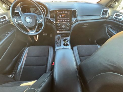 Used 2022 Jeep Grand Cherokee Laredo X image 26