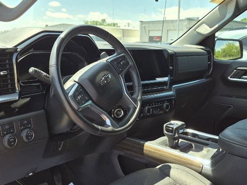 Used 2023 Chevrolet Silverado 1500 RST w/ Rally Edition AWD/4WD image 9