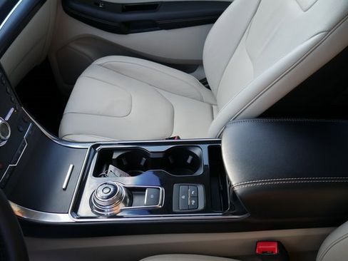 Used 2019 Ford Edge Titanium w/ Equipment Group 301A image 25