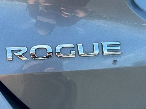 Used 2019 Nissan Rogue SV FWD image 27