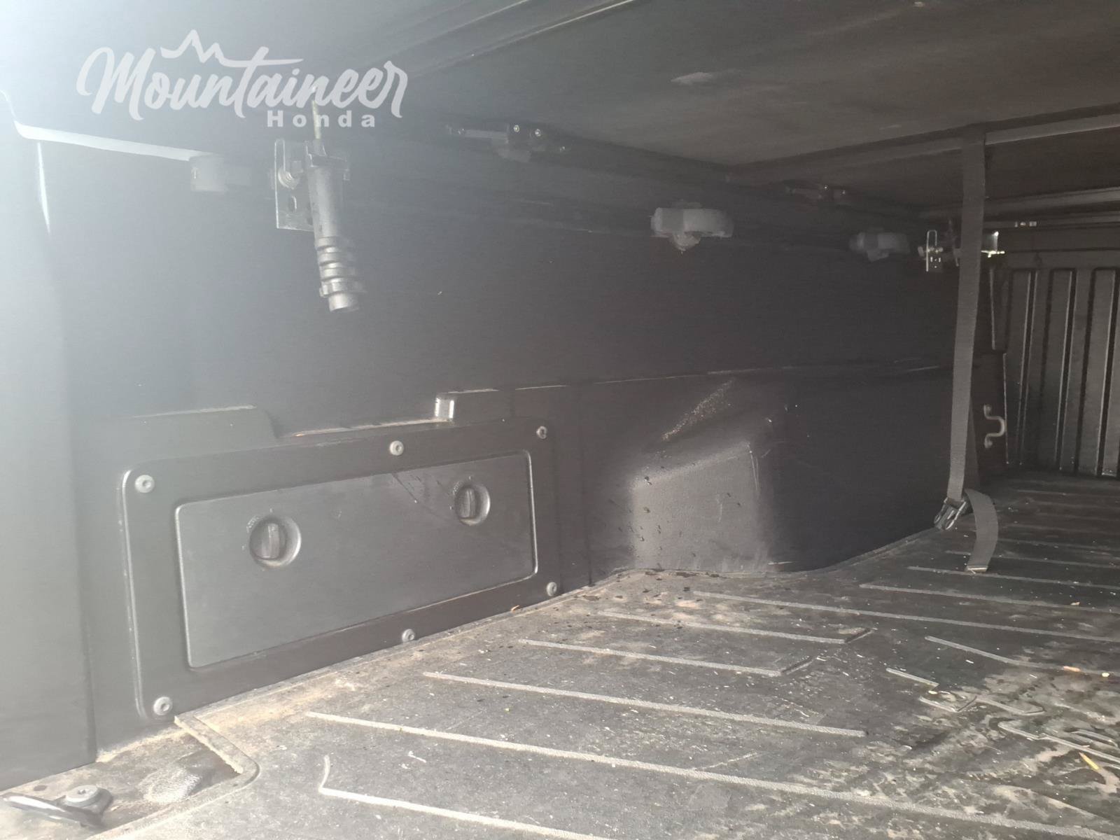 Used 2016 Toyota Tacoma SR5 RWD image 24