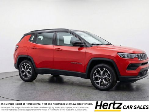 Used 2025 Jeep Compass Limited image 1