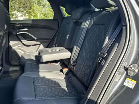 Used 2025 Audi SQ5 Premium Plus w/ Premium Plus Package AWD/4WD image 14