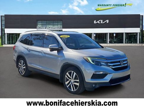 Used 2018 Honda Pilot Touring image 1