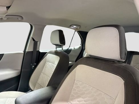 Used 2018 Chevrolet Equinox LS FWD image 17