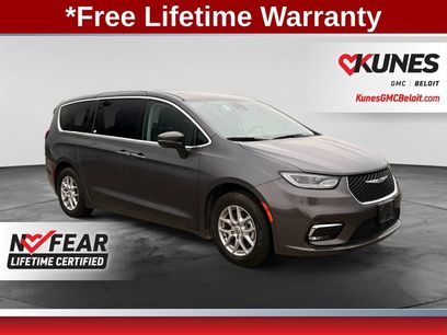 Used 2023 Chrysler Pacifica Touring-L