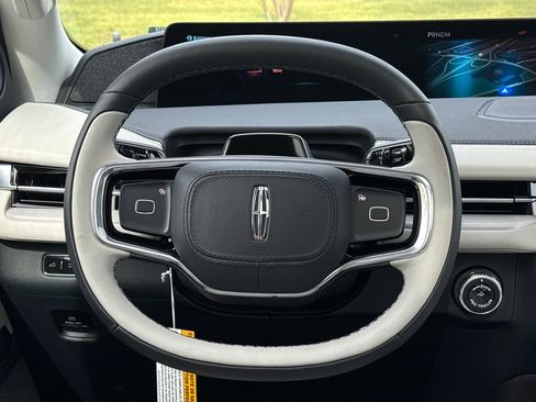 New 2025 Lincoln Navigator L Reserve image 14