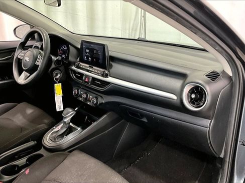 Used 2021 Kia Forte LXS FWD image 23