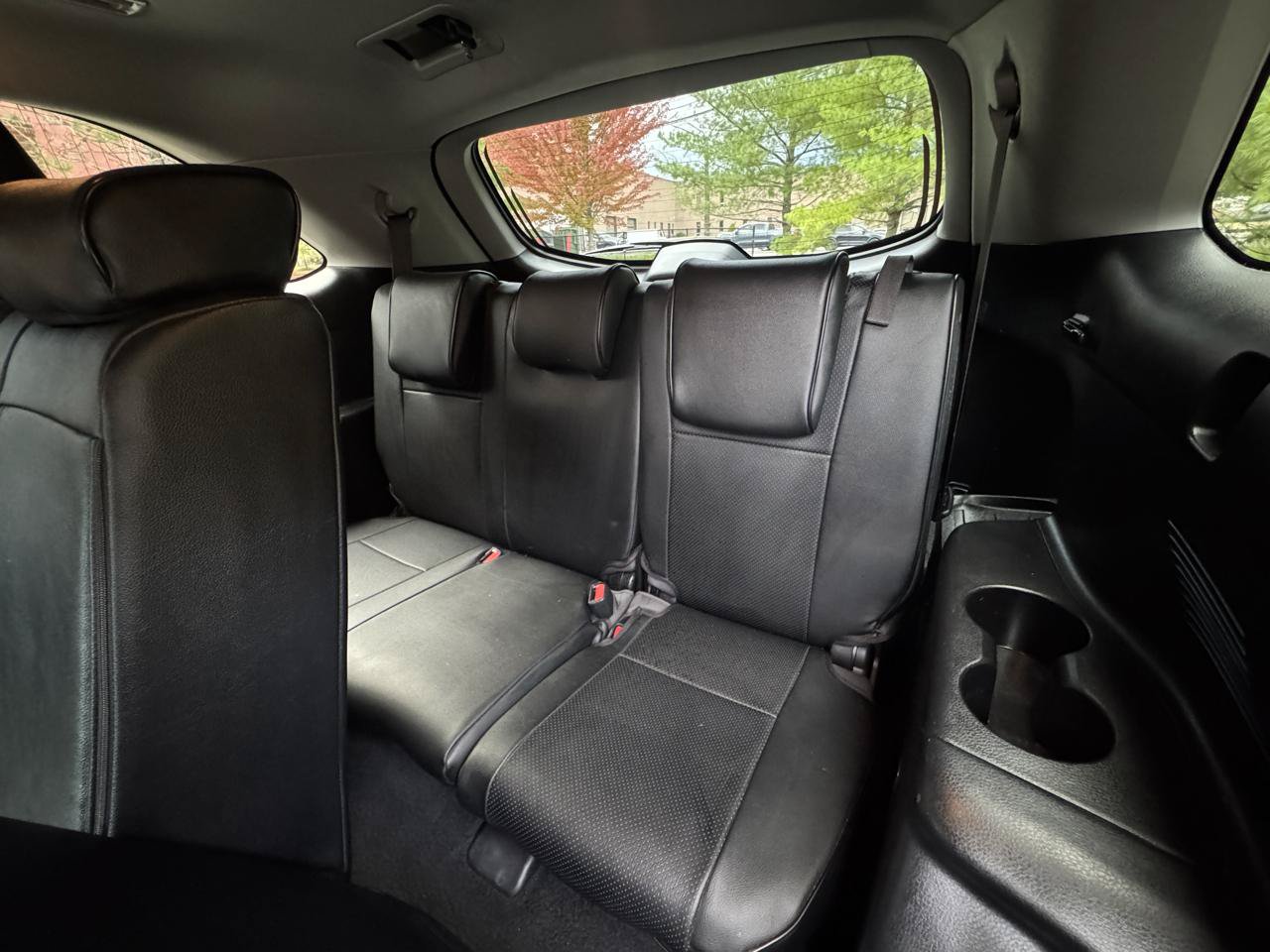 Used 2019 Toyota Highlander LE AWD/4WD image 10