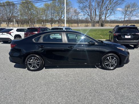 Used 2024 Kia Forte LXS w/ LXS Technology Package image 19
