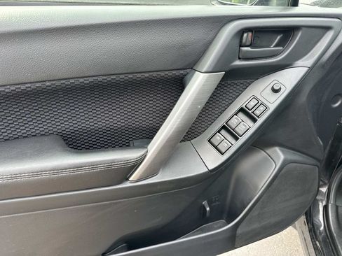 Used 2018 Subaru Forester 2.5i Premium w/ All-Weather Package AWD/4WD image 15