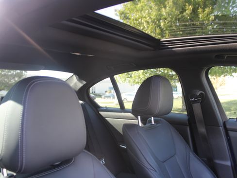 Used 2023 BMW 330i Sedan w/ M Sport Package image 46