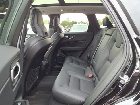 Used 2024 Volvo XC60 B5 Plus w/ Climate Package AWD/4WD image 9