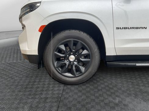 Used 2022 Chevrolet Suburban LT w/ Max Trailering Package image 14
