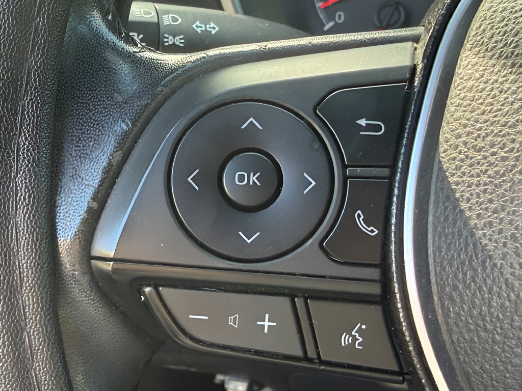 Used 2019 Toyota Corolla SE w/ Carpet Mat Package FWD image 16