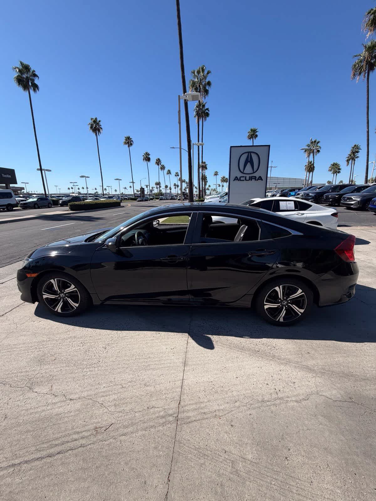 Used 2018 Honda Civic EX image 8