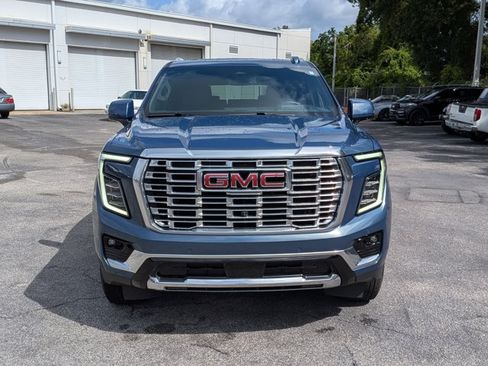Used 2025 GMC Yukon XL Denali w/ Sun & Power Step Package AWD/4WD image 3
