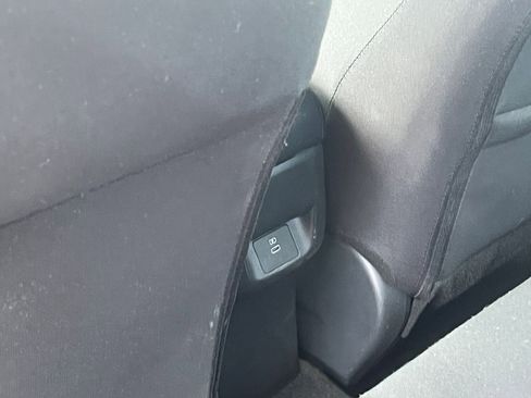 Used 2025 Nissan Versa SV w/ Trunk Package FWD image 23