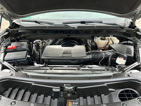 Used 2024 Chevrolet Suburban LS image 31