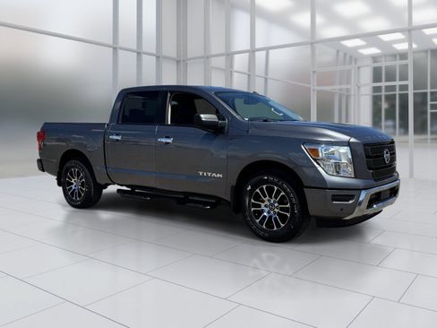 Certified 2021 Nissan Titan SV w/ SV Convenience Package RWD image 8