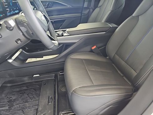 Certified 2025 Cadillac Lyriq Luxury w/ LPO, Floor Liner Package AWD/4WD image 15