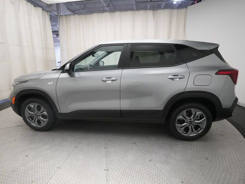 Used 2024 Kia Seltos LX AWD/4WD image 23
