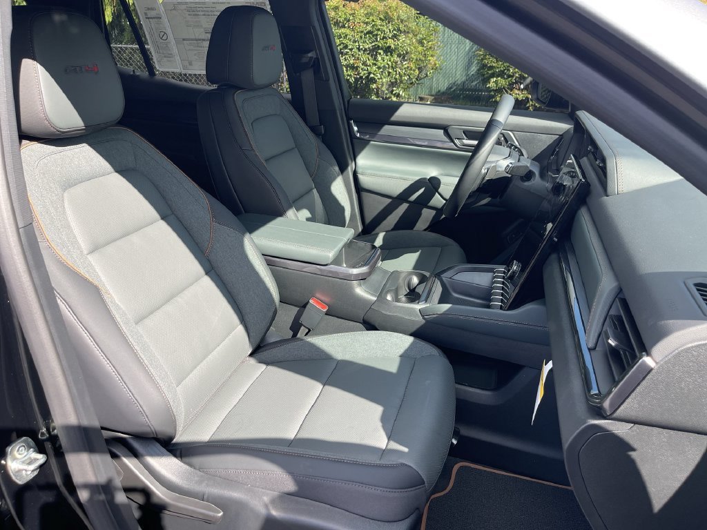 New 2027 GMC Terrain AT4 w/ Technology Package II AWD/4WD image 27