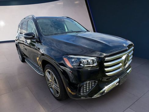 Used 2026 Mercedes-Benz GLS 450 4MATIC image 4