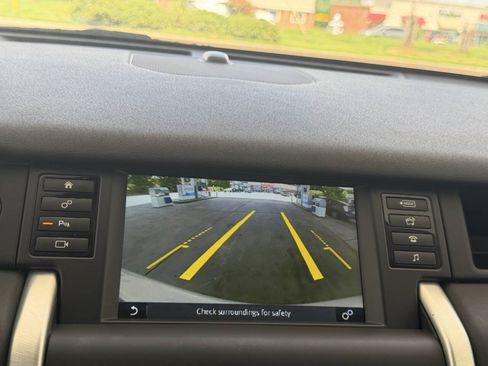 Used 2017 Land Rover Discovery Sport SE AWD/4WD image 14