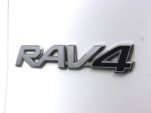 Used 2021 Toyota RAV4 LE AWD/4WD image 34