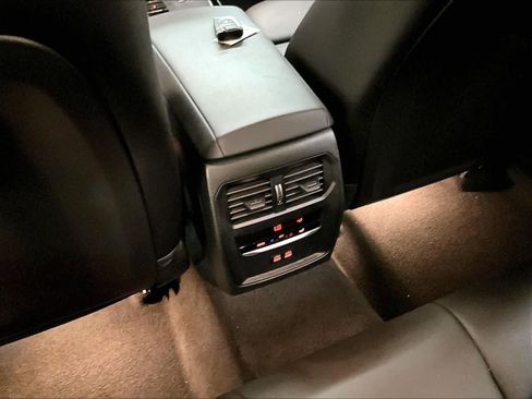 Used 2024 BMW 330i 330i w/ Convenience Package image 36