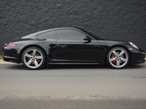 Certified 2018 Porsche 911 Carrera 4S AWD/4WD image 8