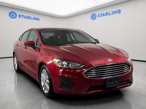 Used 2020 Ford Fusion SE FWD image 14