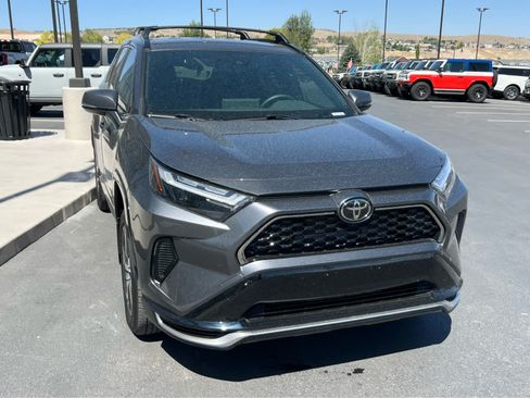 Used 2025 Toyota RAV4 SE AWD/4WD image 4