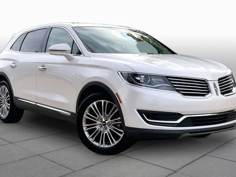 Used 2018 Lincoln MKX Reserve w/ Driver Assistance Package FWD image 3