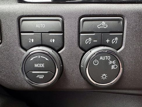 Used 2024 Chevrolet Silverado 1500 LT AWD/4WD image 14