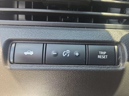 Used 2024 Nissan Altima 2.5 SV FWD image 18