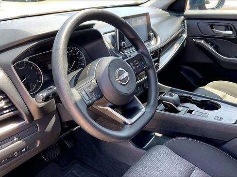 Used 2024 Nissan Rogue SV FWD image 18