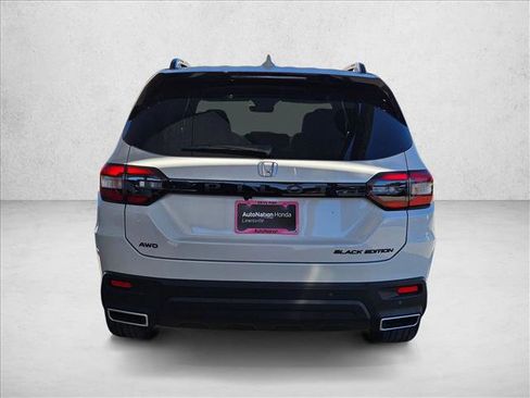 New 2025 Honda Pilot Black Edition image 8