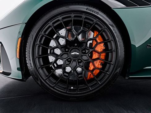 Used 2023 Aston Martin DBS Coupe RWD image 3