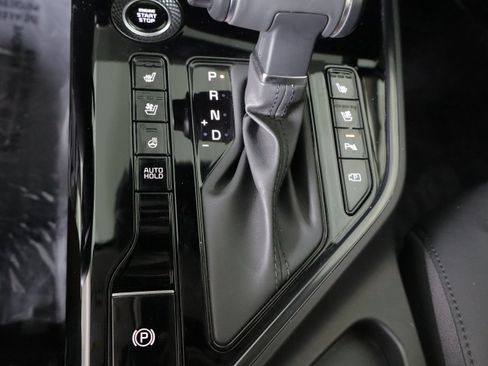 Used 2023 Kia Niro SX Touring FWD image 16