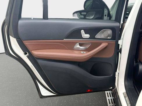 Used 2024 Mercedes-Benz GLS 450 4MATIC image 13