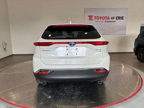 Used 2022 Toyota Venza Limited w/ Advanced Technology Package AWD/4WD image 5