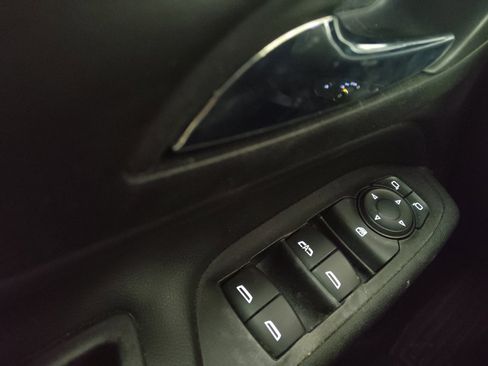 Used 2020 Chevrolet Equinox Premier image 27