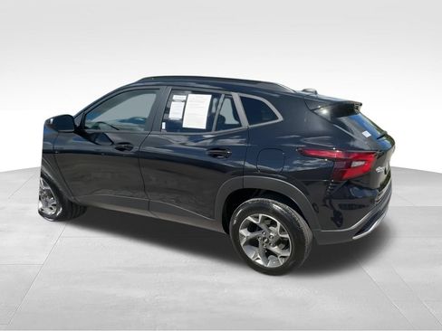 Used 2025 Chevrolet Trax LT w/ Driver Confidence Package FWD image 6