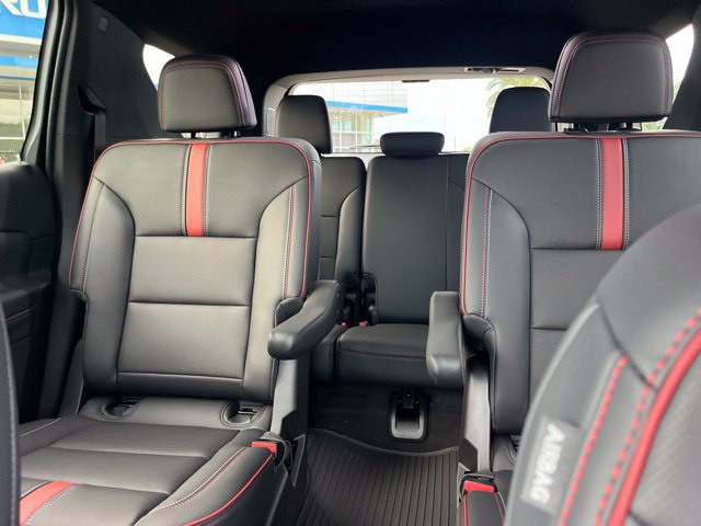 New 2027 Chevrolet Traverse RS w/ LPO, Floor Liner Package FWD image 43