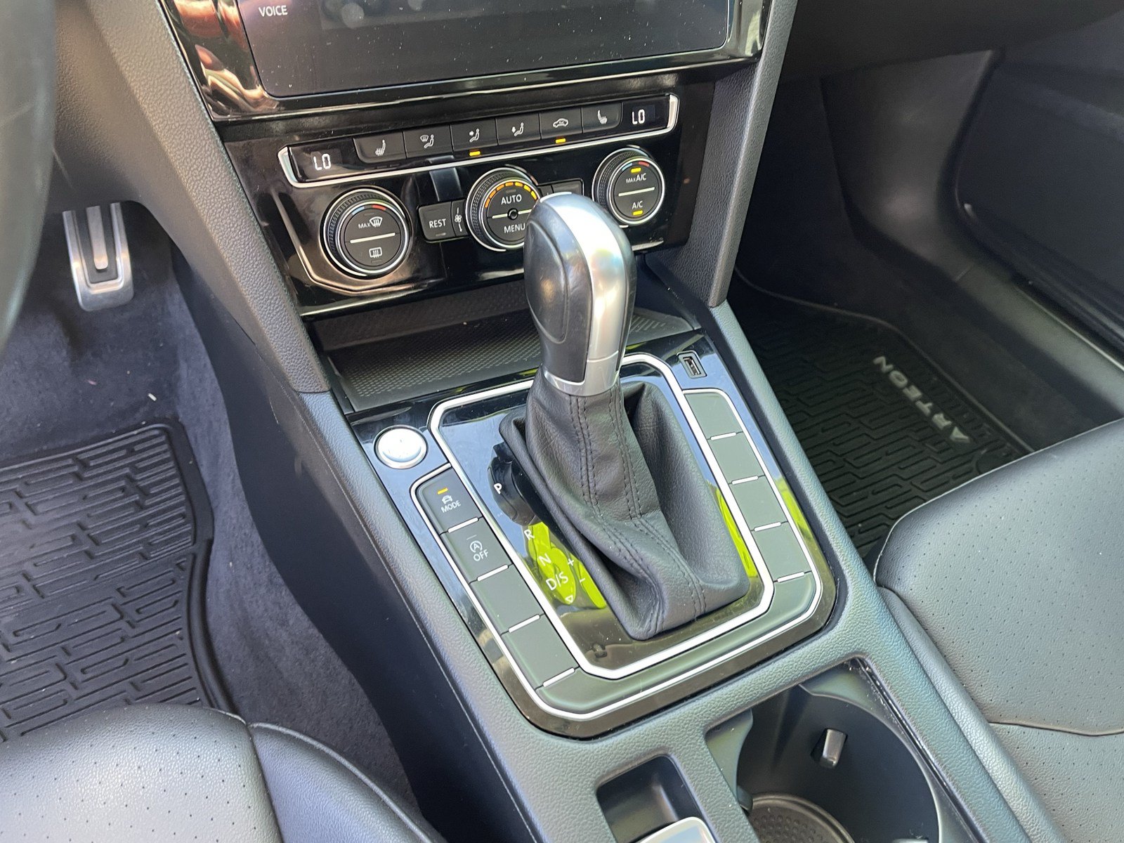Used 2019 Volkswagen Arteon SE AWD/4WD image 24